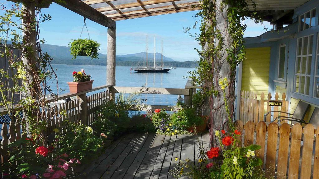 Seine Boat Inn Alert Bay Szoba fotó
